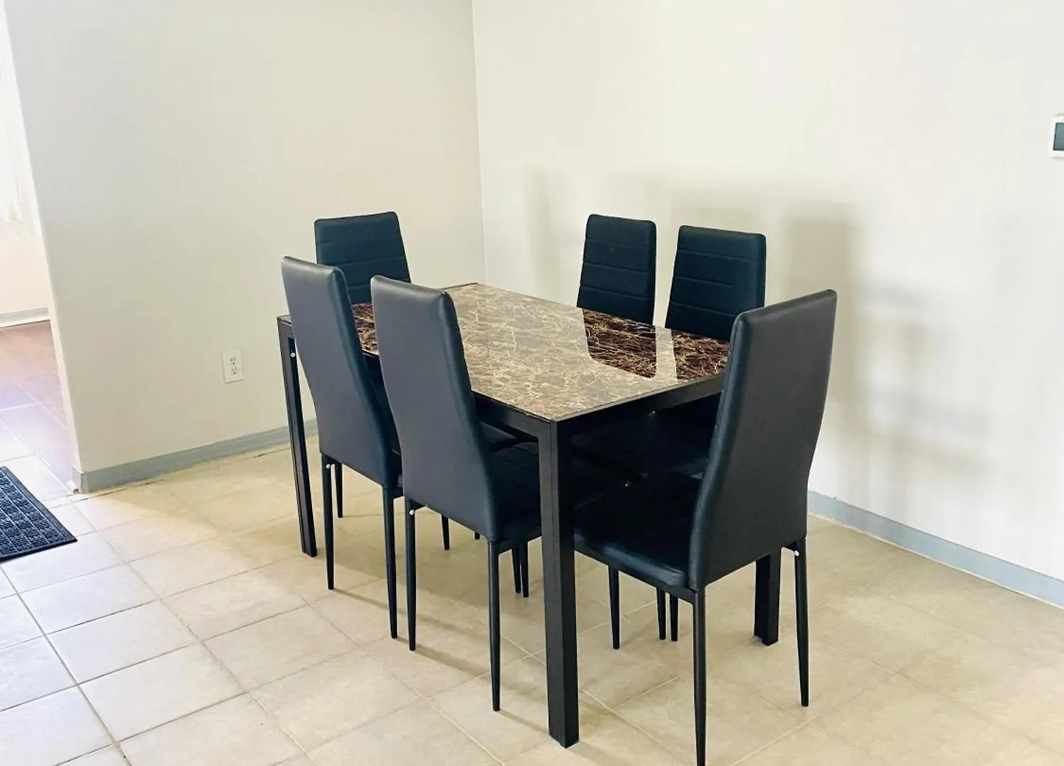 3-2 Pool Home Located In Sunset Ridge Community!! Davenport Apartment